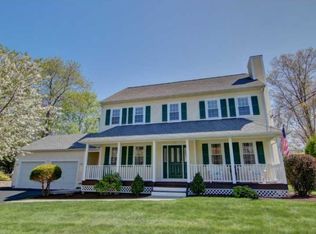 43 Valley Stream Dr, Cumberland, RI 02864
