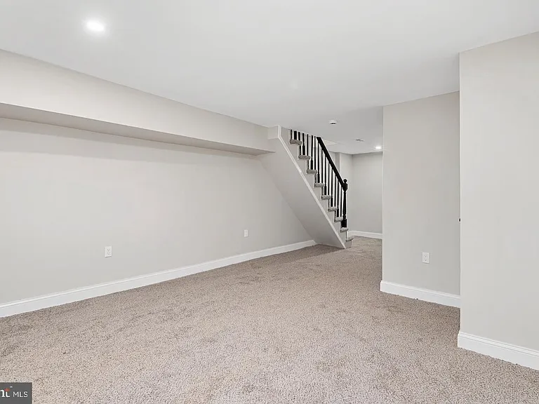 2828 Lake Ave — Photo 17