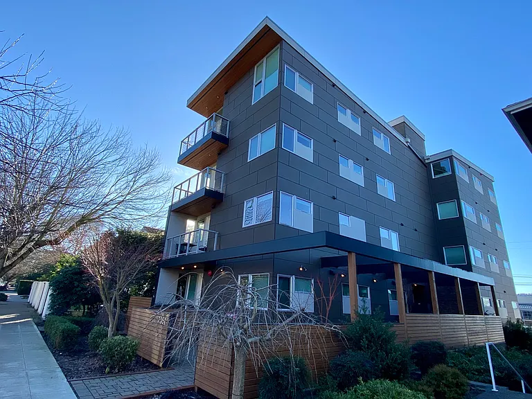 2351 Franklin Ave E #101 — Photo 22