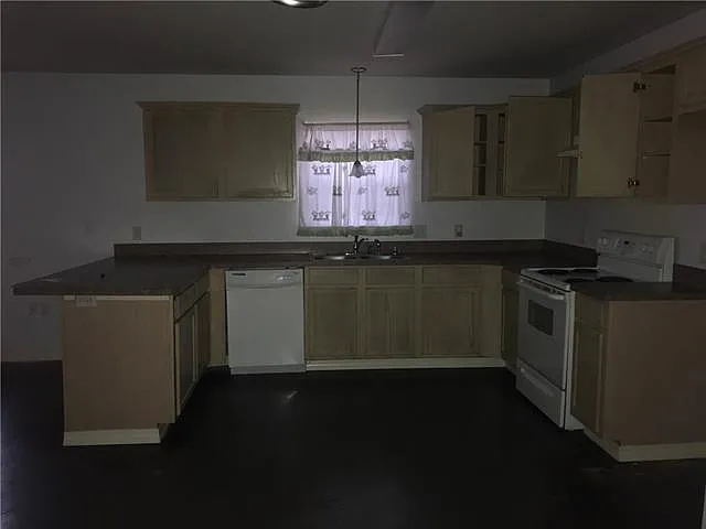 947 N Carnation St — Photo 5