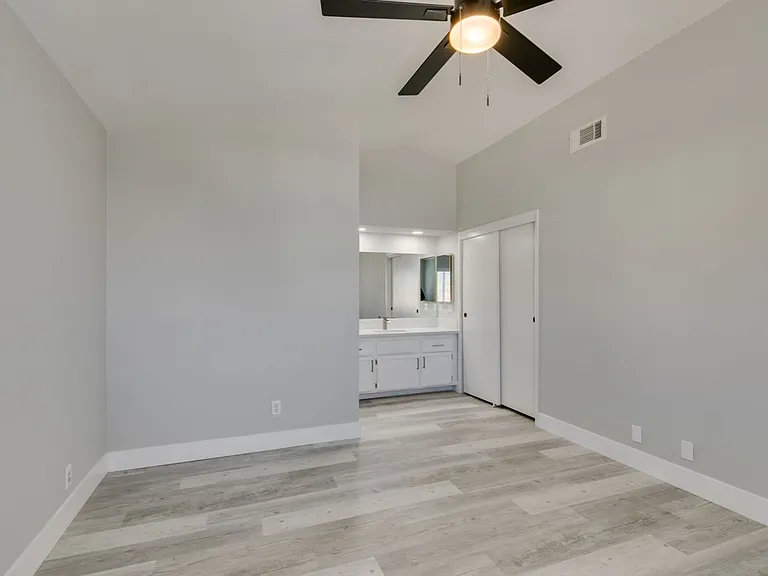 91 Trevor Dr — Photo 33