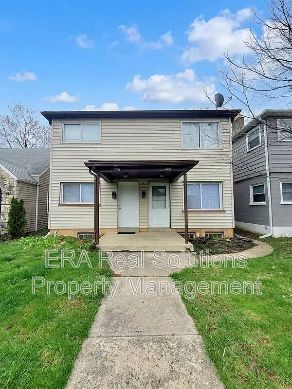2 bed, 1.0 bath, 901 sqft, $875 — Photo 1