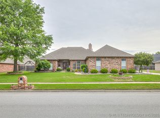 12401 E 79th Ct N, Owasso, OK 74055