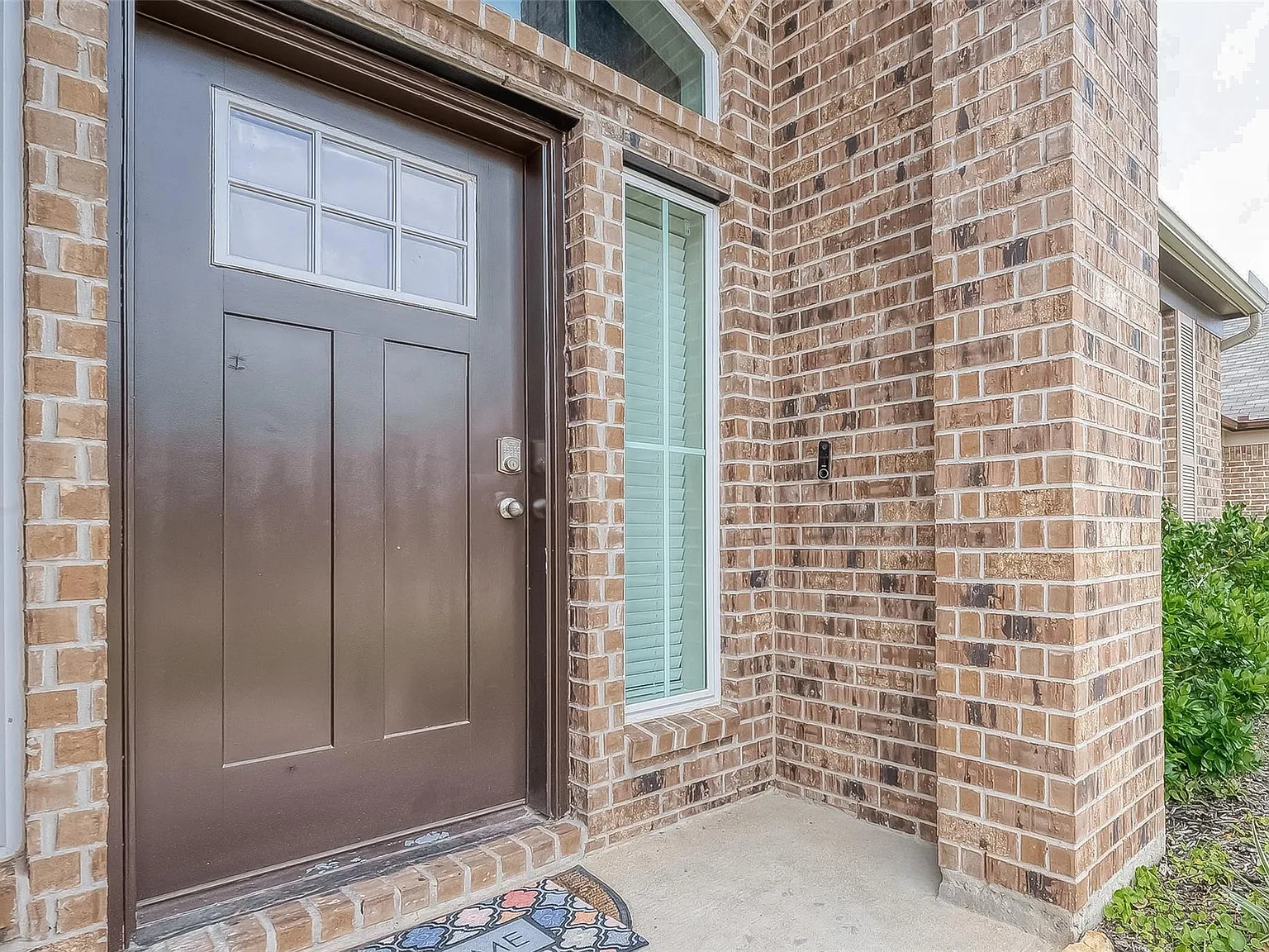 5 bed, 3.5 bath, 3937 sqft, $3,500 — Photo 3