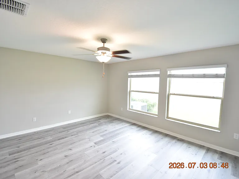 3507 N Maryland Ave — Photo 25