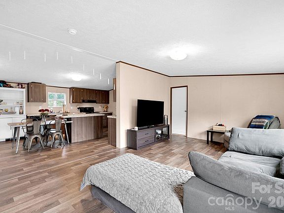 2nd image of 812 Dallas Spencer Mountain Rd