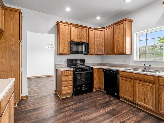 3rd image of 9520 W 135th Pl