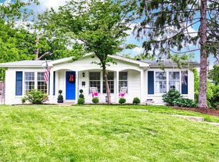 429 Hill Dr, Saint Louis, MO 63122