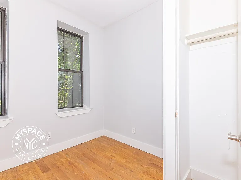 1714 Linden St #2R — Photo 10