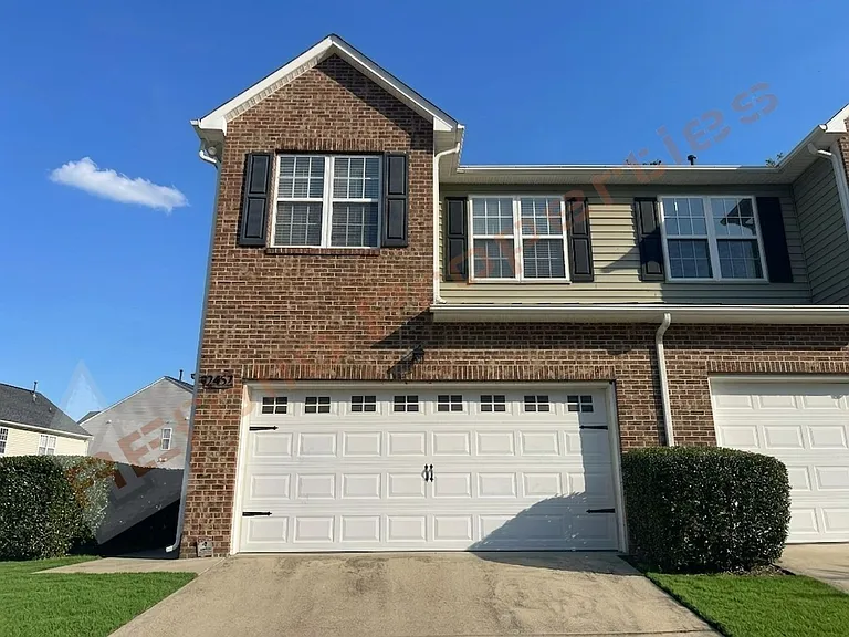 2452 Bay Harbor Dr — Photo 1