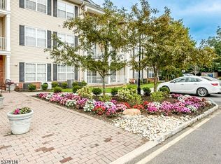 61 Liddle Ave, Edison, NJ 08837