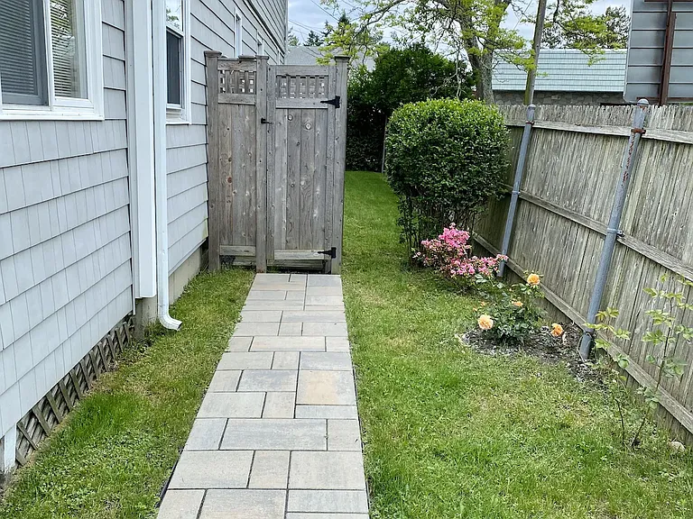 8 Morton Ave — Photo 6