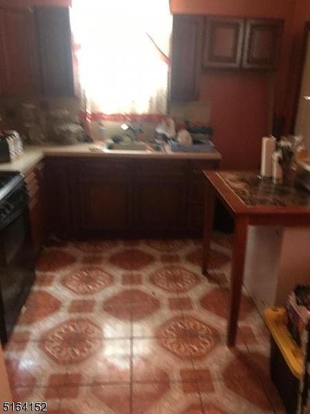 2nd image of 82 Linden Ave