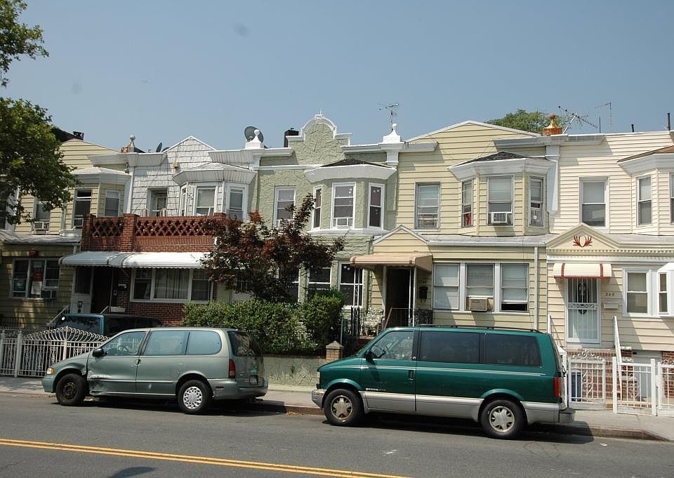 2nd image of 250 Dahill Rd #1