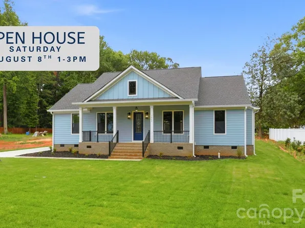 1860 Twin Lakes Rd, Rock Hill, SC 29732