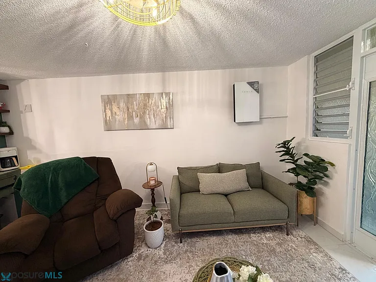 82 Calle Almeida — Photo 4