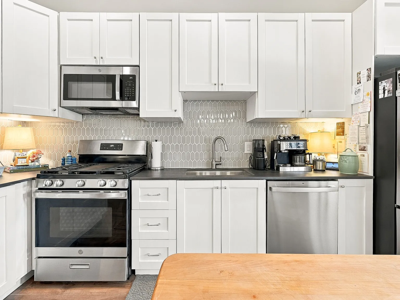 3 bed, $4,000 — Photo 2