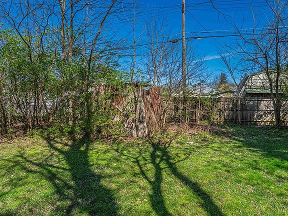 4th image of 1800 East Dr #23