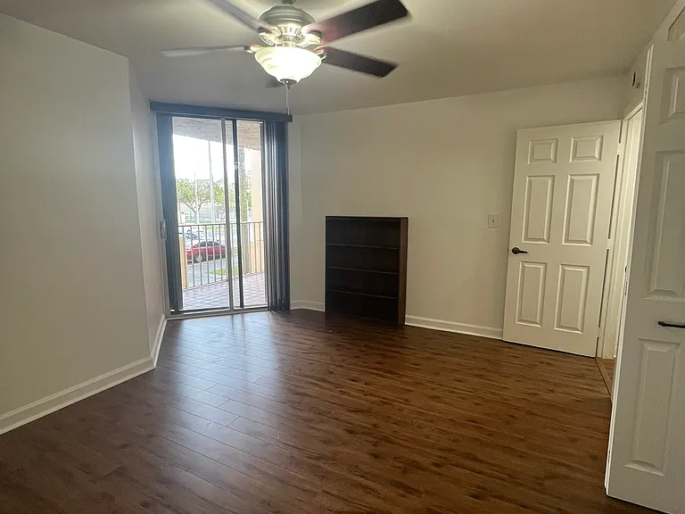 10801 SW 109th Ct #D208 — Photo 14