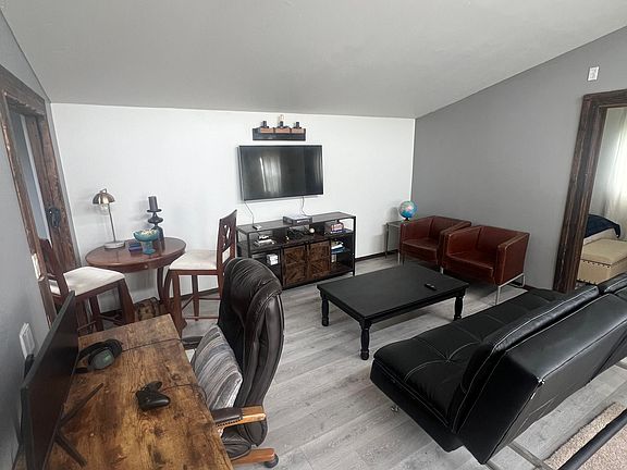2nd image of 7568 Valle Vista Dr #2