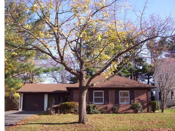 146 Pheasant Ln, Willingboro, NJ 08046