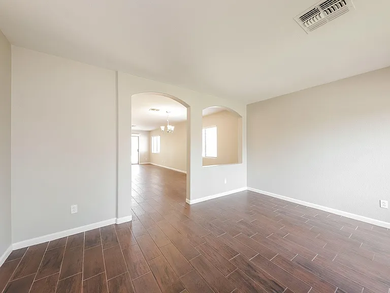 13033 W Redfield Rd — Photo 2
