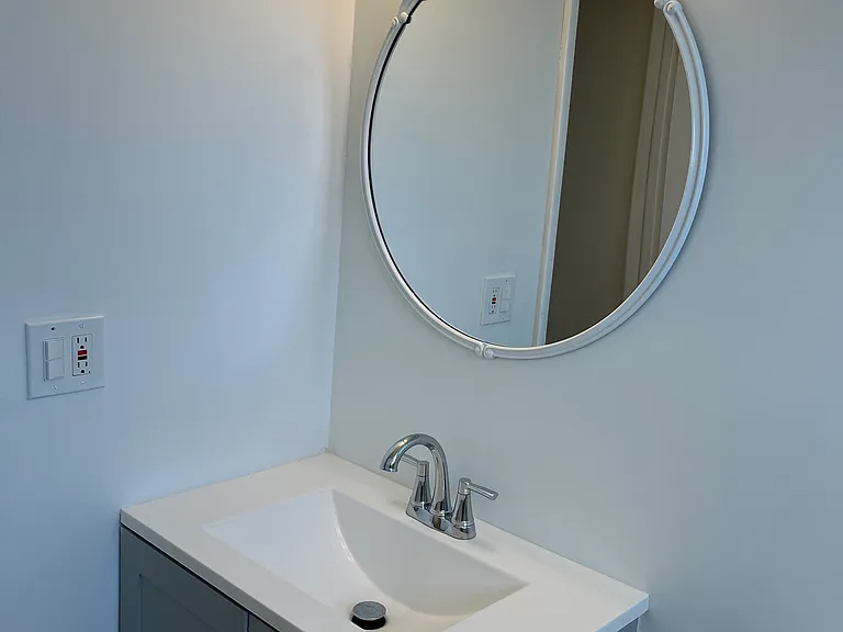 142 SW 18th Ave #10 — Photo 5