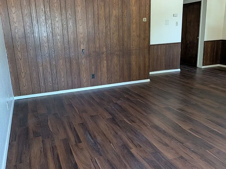 510-512 Valencia Dr SE — Photo 13