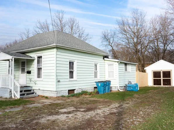 918 N Hazel St, Pontiac, IL 61764
