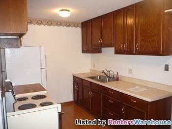 4th image of 1413 Meadowmoor Dr NE