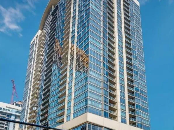 100 E 14th St APT 2207, Chicago, IL 60605