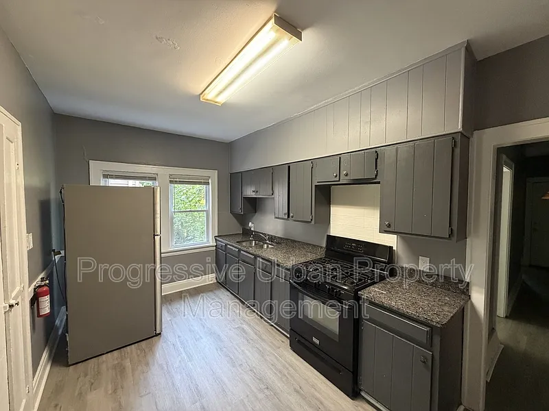 2 bed, 1.0 bath, 544 sqft, $950 — Photo 3