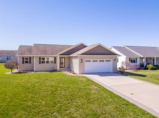 2287 Meadow Flower Ct, Neenah, WI 54956