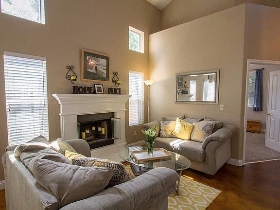 5th image of 125 Halley Glen Dr