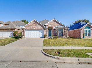 4769 Parkmount Dr, Fort Worth, TX 76137