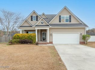 111 Borough Nest Dr, Swansboro, NC 28584
