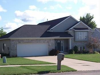 3rd image of 3261 Camrose Dr