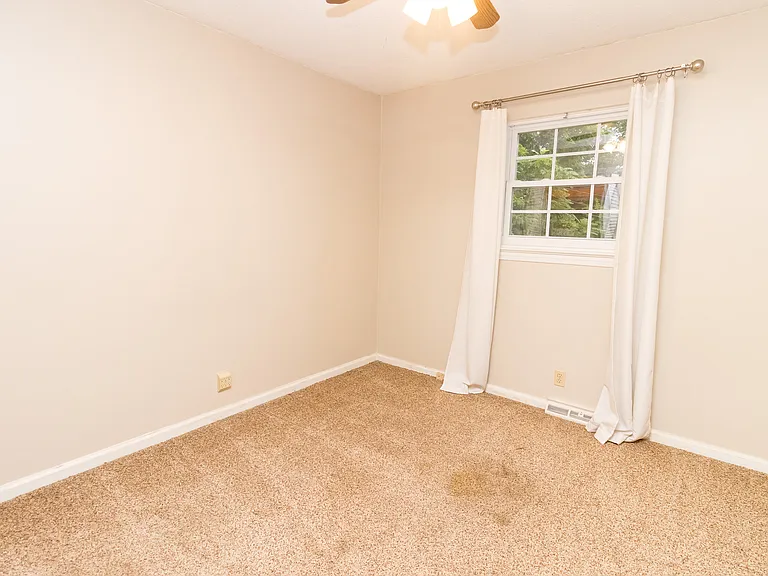 917 Brynwood Dr — Photo 23