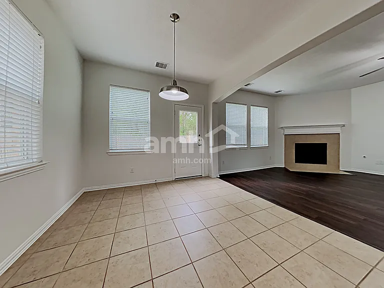 2213 Oak Circle Dr N — Photo 8