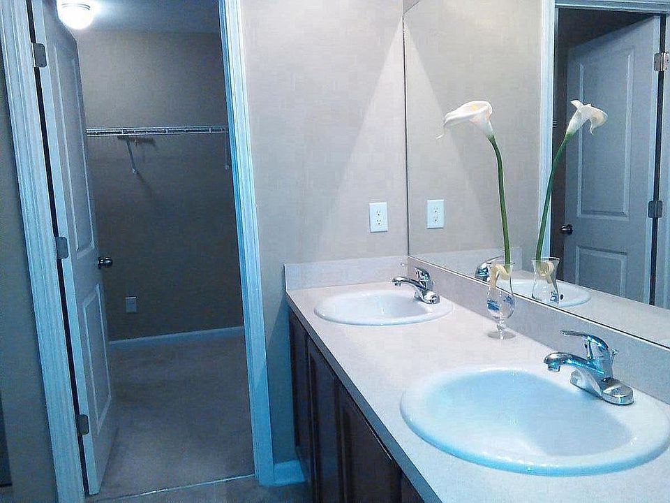 up stairs-Master Bath & clothed area