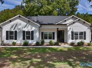 1290 Perkins Wood Rd, Hartselle, AL 35640