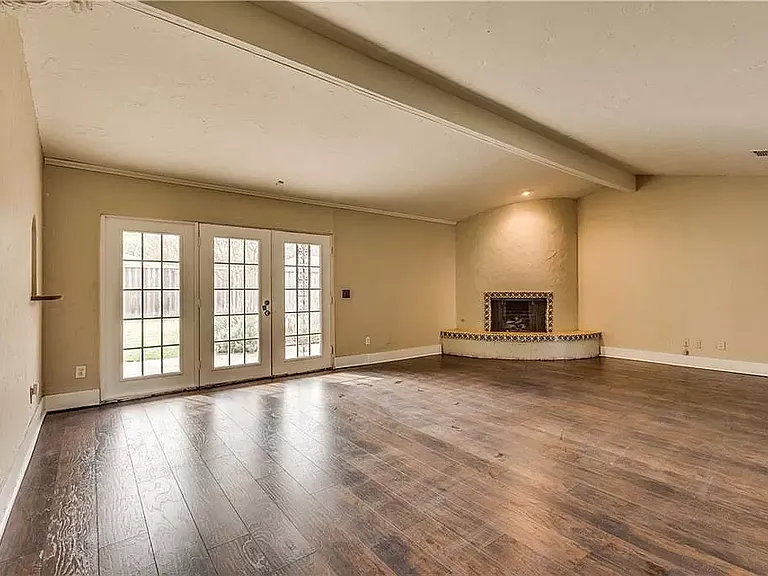 Linda Ln — Photo 4