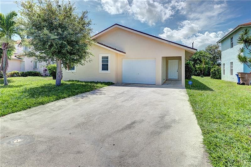 1st image of 380 SW 10th Ct