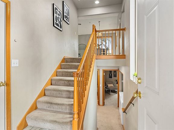 5th image of 1811 Larch Way #A