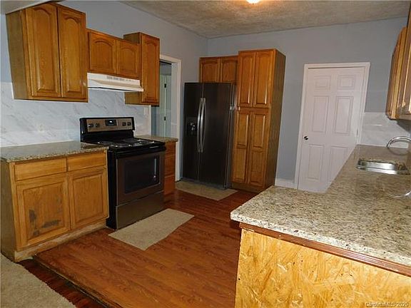4th image of 708 E Council St