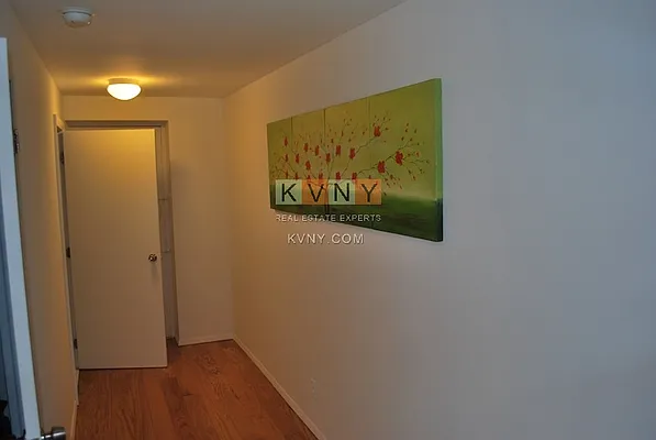 Rented by KVNY Soho | media 25
