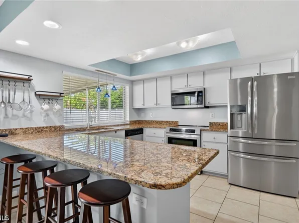 1305 SE 37th Ter, Cape Coral, FL 33904