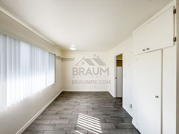5th image of 15634 Leadwell St #2