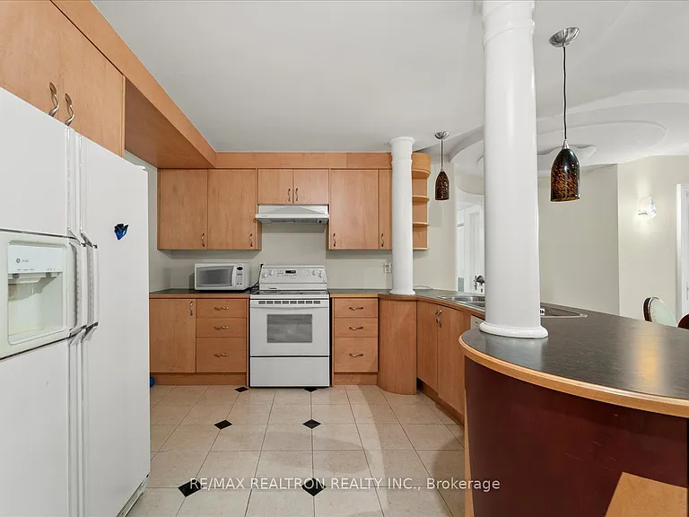 48 Arnold Ave — Photo 44