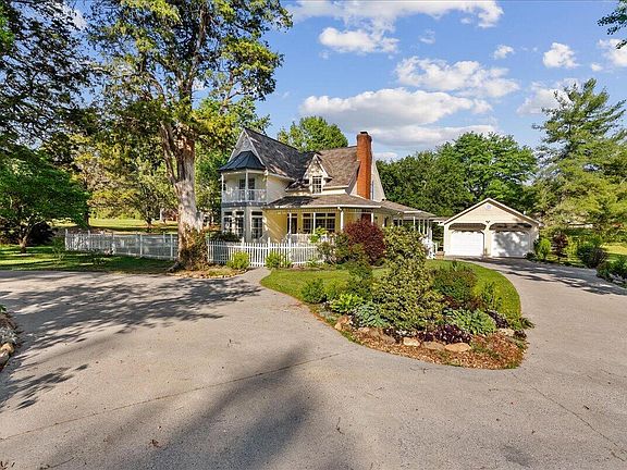 3rd image of 2906 Reed Rd